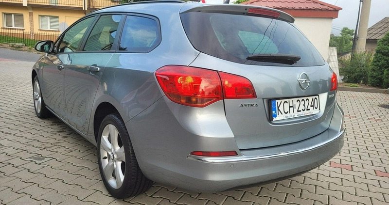 Opel Astra cena 26990 przebieg: 260000, rok produkcji 2014 z Brzesko małe 742